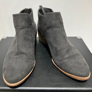 DV8 by Dolce Vita Gray Suede Perforated Booties Women’s Size 8 Ankle Boots